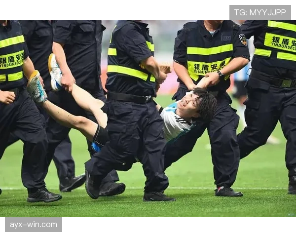 奥布拉克转会沙特联赛传闻再起，球迷热议其未来去向