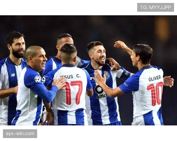 波尔图队本赛季联赛表现稳健,积分榜位居前列 波尔图队本赛季联赛表现稳健,积分榜位居前列