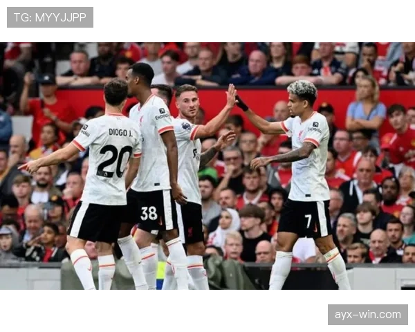 曼联防守体系漏洞频出，球队稳定性承压，对赛季走势形成制约